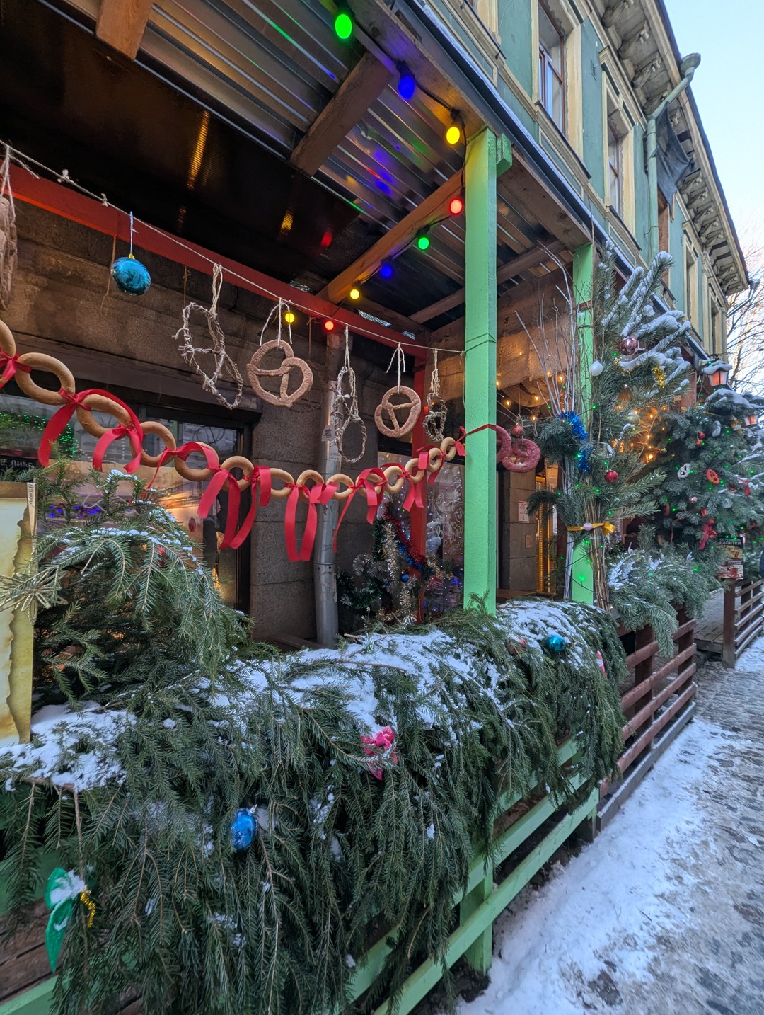 Отличная экскурсия) очень комфортно, содержательно. Очаровательная экскурсовод Алла влюбила нас в Выборг, несмотря на мороз (-18)