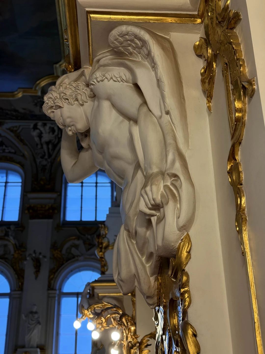 Экскурсовод Виктор просто потрясающий, заинтересовал всех) очень интересный материал, видно, что человек погружен на 100%! Историк