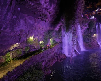 Небесные врата, деревня на водопадах