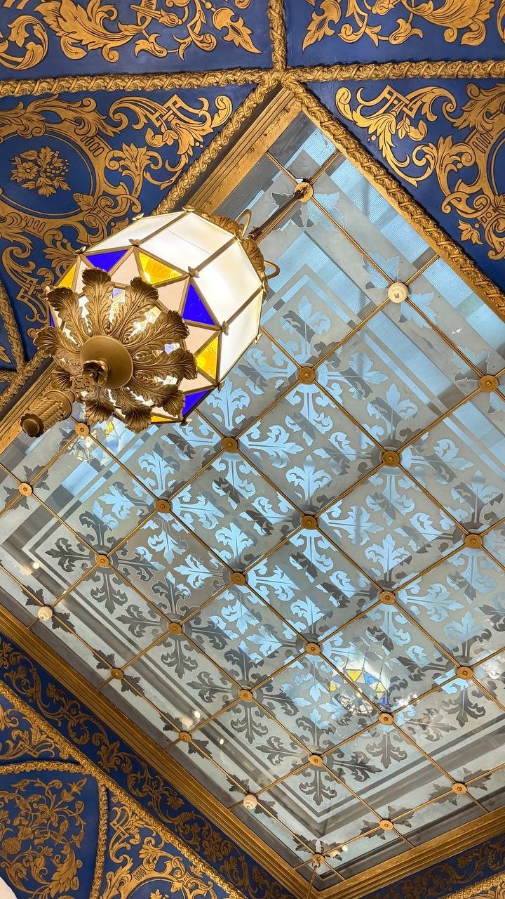 Экскурсия в гостиницу «Ленинградская» с гидом Екатериной Поляковой стала для меня настоящим подарком — редкий случай