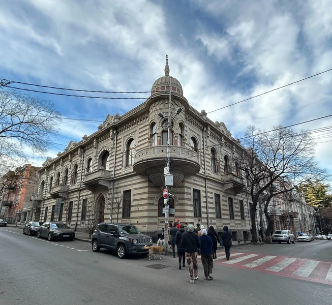 Сололаки и обаяние грузинской буржуазии