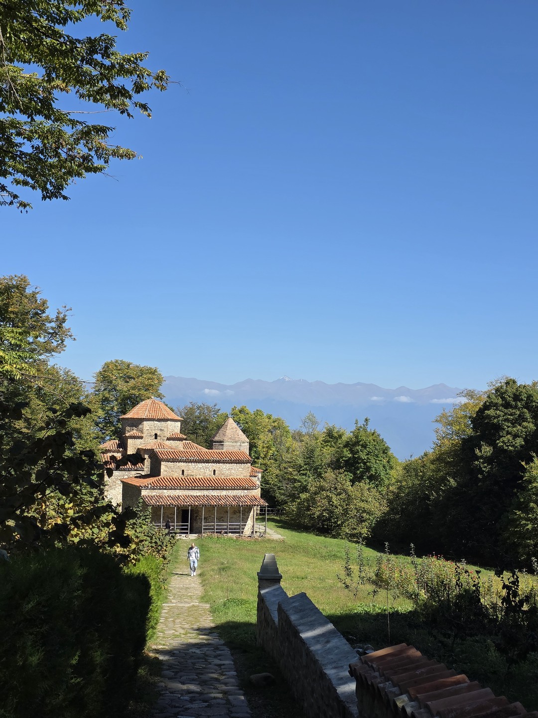 Просто потрясающий день устроил нам Александр! Сначала дорога с потрясаюшими видами на горы и просторы (даже