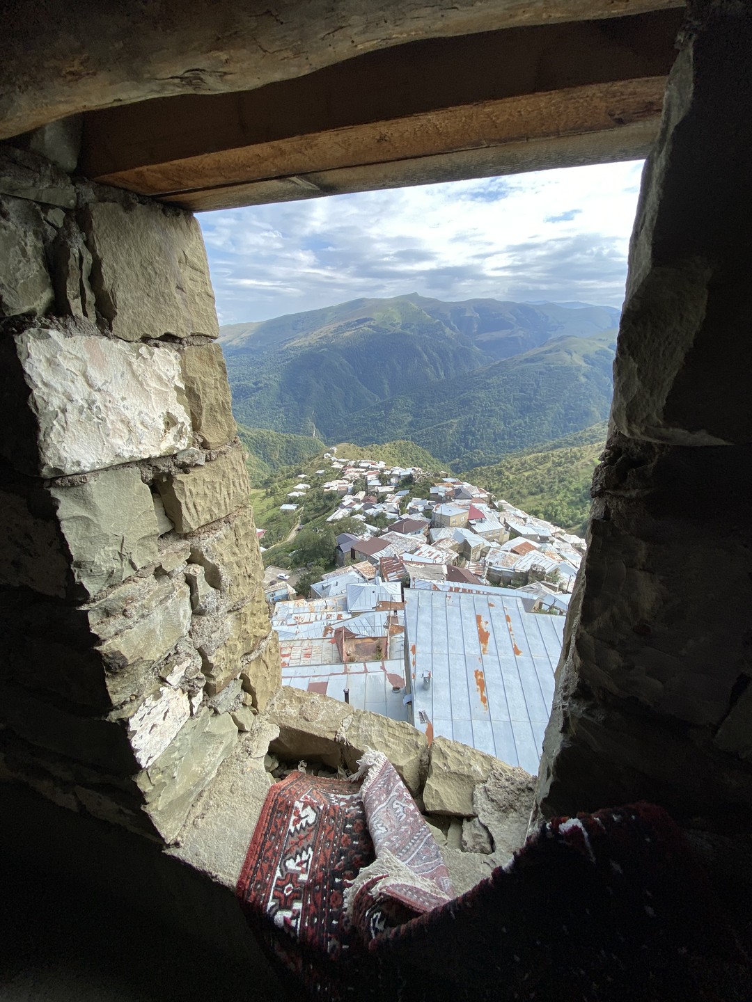 Это была незабываемая и очень увлекательная экскурсия с великолепным гидом Андреем! Мы восхитились аулом Кубачи, его