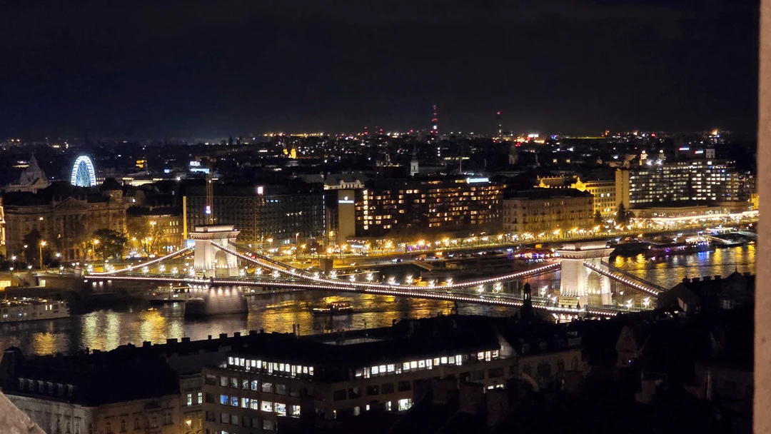 Первый день в Будапеште и первая эескурсия по волшебному ночному городу. После слова волшебный ничего больше
