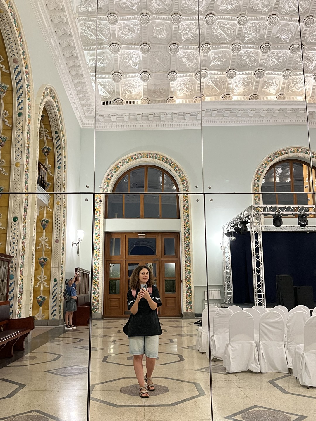 Отличная экскурсия! Людмила очень приятная женщина. Рассказывала интересно и увлекательно. Изюминкой экскурсии стало посещение мор вокзала