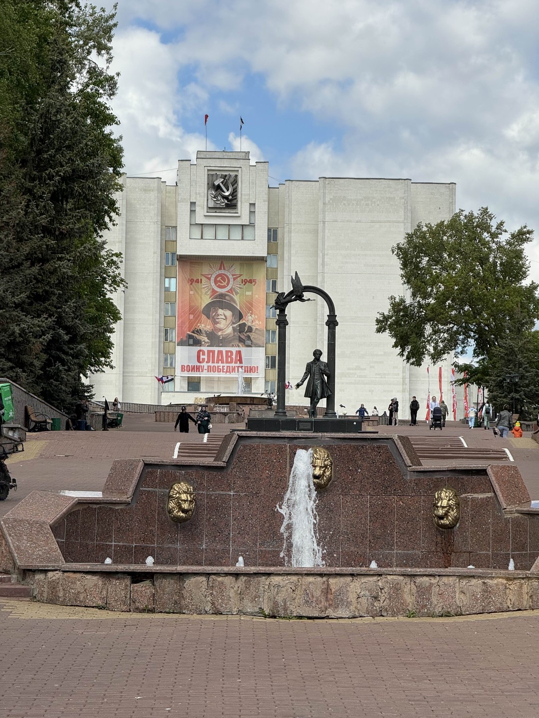 Были в Саранске недолго, но город очень понравился: уютный, чистый, комфортный. Марина провела для нас прекрасную