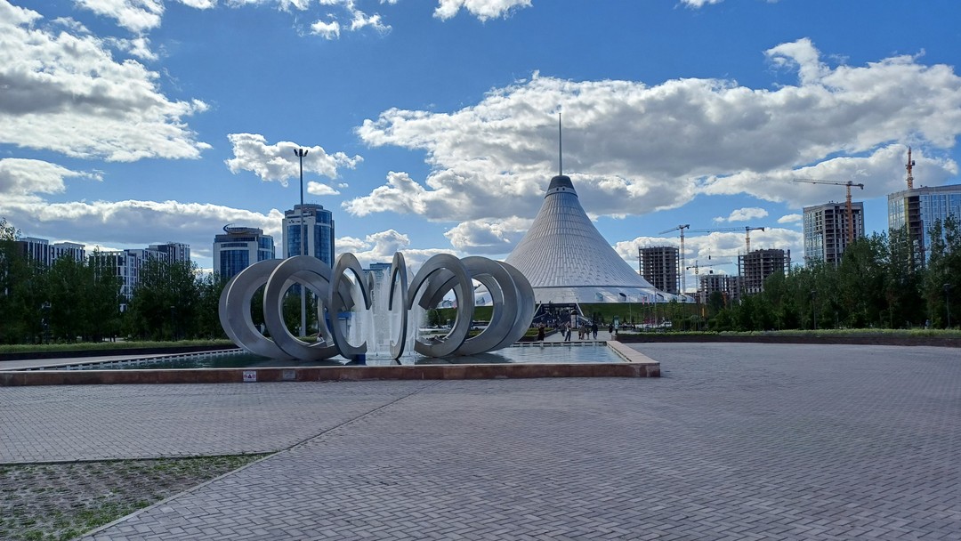 Отличная, комфортная экскурсия на автомобиле. Экскурсия была чуть больше двух часов, но довольно содержательной. Мы многое
