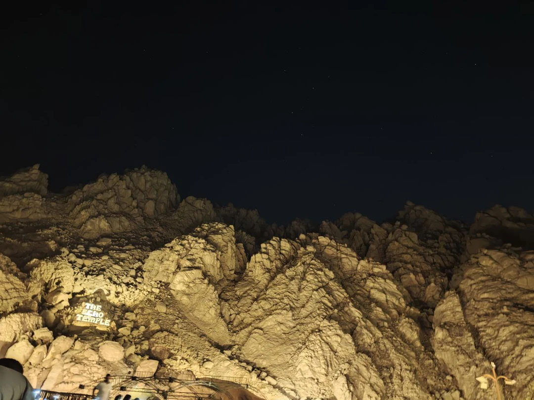 Это была лучшая экскурсия в моей жизни! Мы с женой в восторге. Махмуд профессионал своего дела