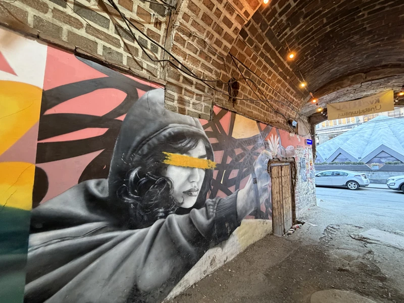 Прилетели в Ереван и сразу отправились на экскурсию с командой 15.15