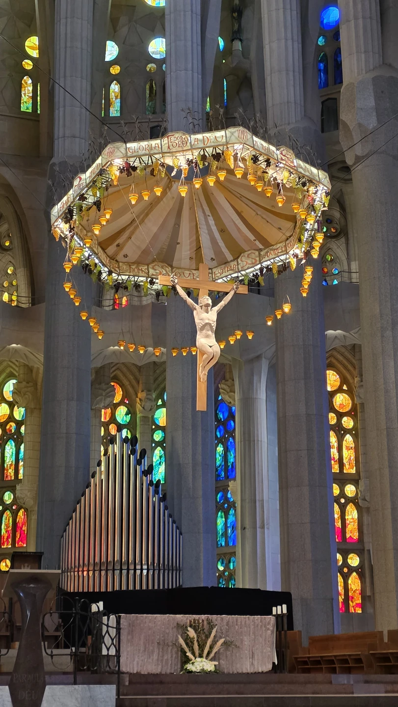 Очень понравилась экскурсия. Жаль не входит подъем наверх. Потрясающее здание. Очень интересно. Вся красота внутри!