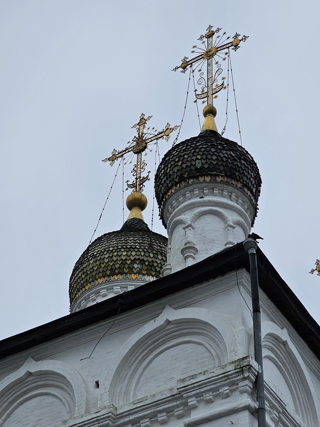 Дома делать было нечего, поэтому решили съездить погулять куда нибудь. Выбрали Гороховец. Взяли экскурсию "Тайны и