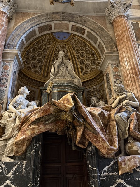 Бальшое спасибо Надежде за прекрасную экскурсию по Ватикану. Было очень интересно, познавательно и безумно красиво. Надежда