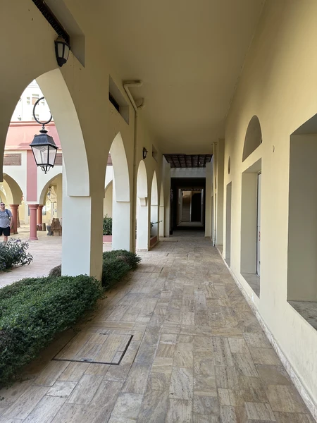 Вчера ездили на экскурсию «Иордания и древняя Петра». Всё очень понравилось, нас было три взрослых человека