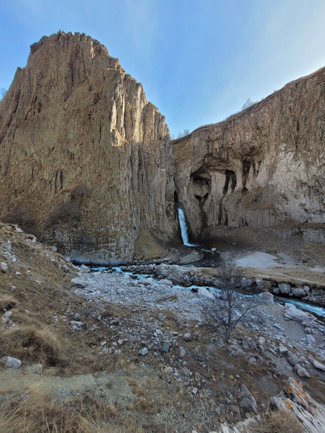 Хочу от всей души поблагодарить организатора и нашего гида - водителя Геннадия, за прекрасное и познавательныое