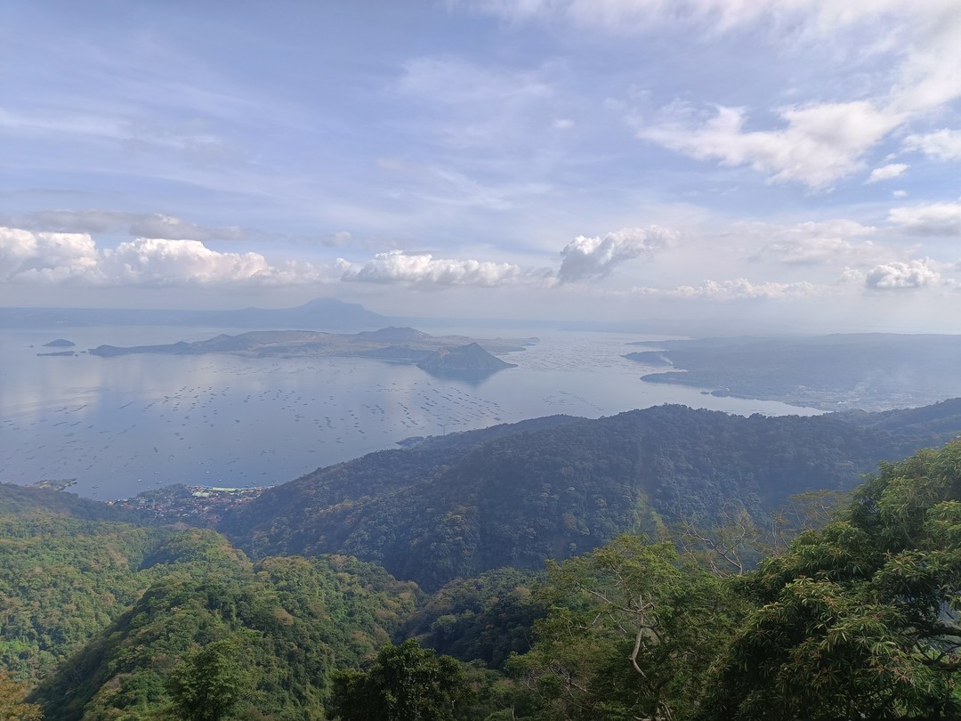 Очень красивый видовой маршрут. Детали писать не буду, смотрите сами. Катались на комфортной тойоте вчетвером