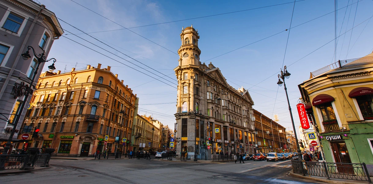 Чем знаменита улица Рубинштейна в Санкт‑Петербурге
