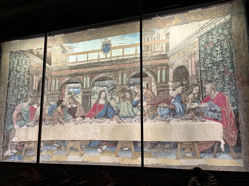 Нэлли настолько легко и доступно расскажет вам о Ватикане, что вы даже не заметите как пролетят