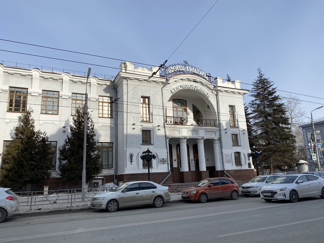 Потрясающая экскурсия, будет интересна не только влюбленным в театр, но все остальным, интересующимся историей города. После