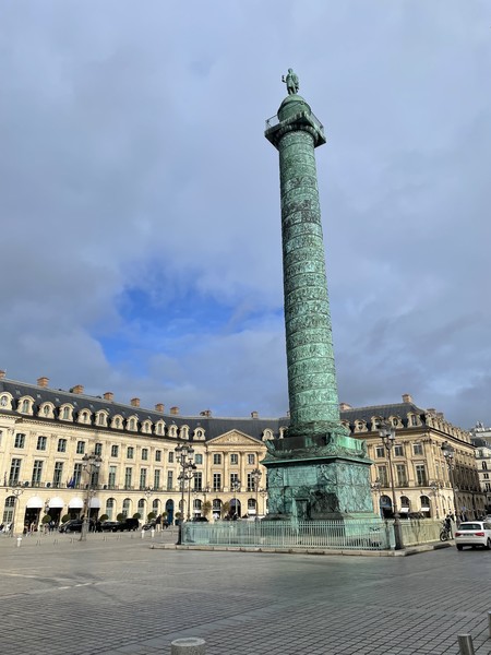 Елена замечательный рассказчик. Очень приятно общаться с профессионалом и знатоком истории Франции, рекомендую Елену как отличного экскурсовода