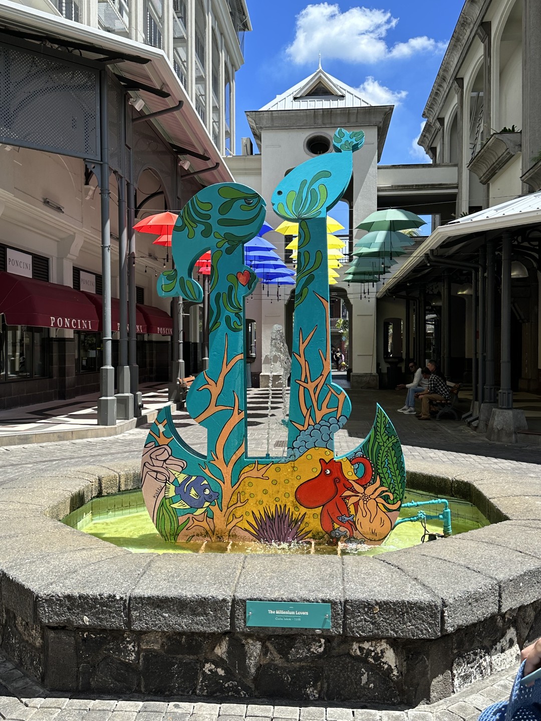 С самого начала нашей экскурсии сложилась непринужденная,комфортная атмосфера. Наш гид Анна в очень приятной манере делилась