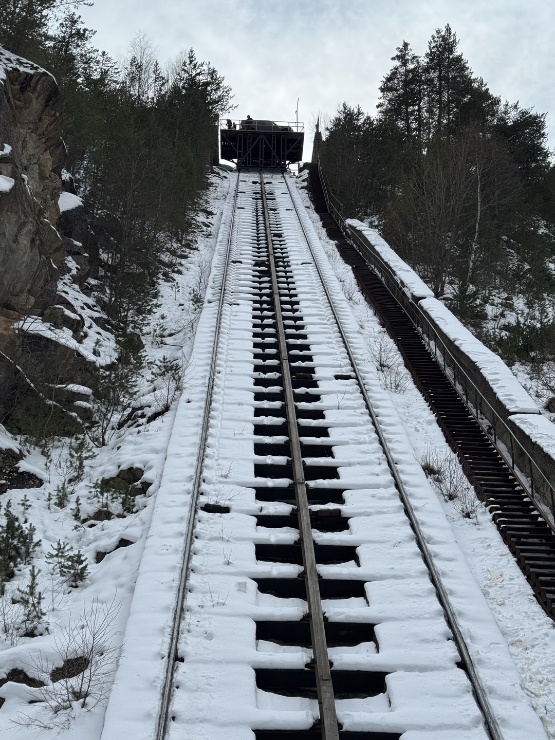 Отличная экскурсия! Гид Владимир очень интересно рассказывает не только о географических особенностях посещаемых локаций, но и