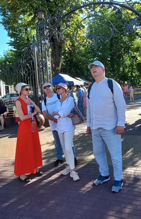 Мы были 2 июля на экскурсии с гидом Анной. Нам очень понравилось. Соотношение подачи материала, времени