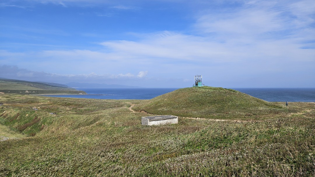 Длительная поездка для любителей бездорожья на сафарике под управлением невозмутимого гида-водителя Владимира. Мне всё понравилось -