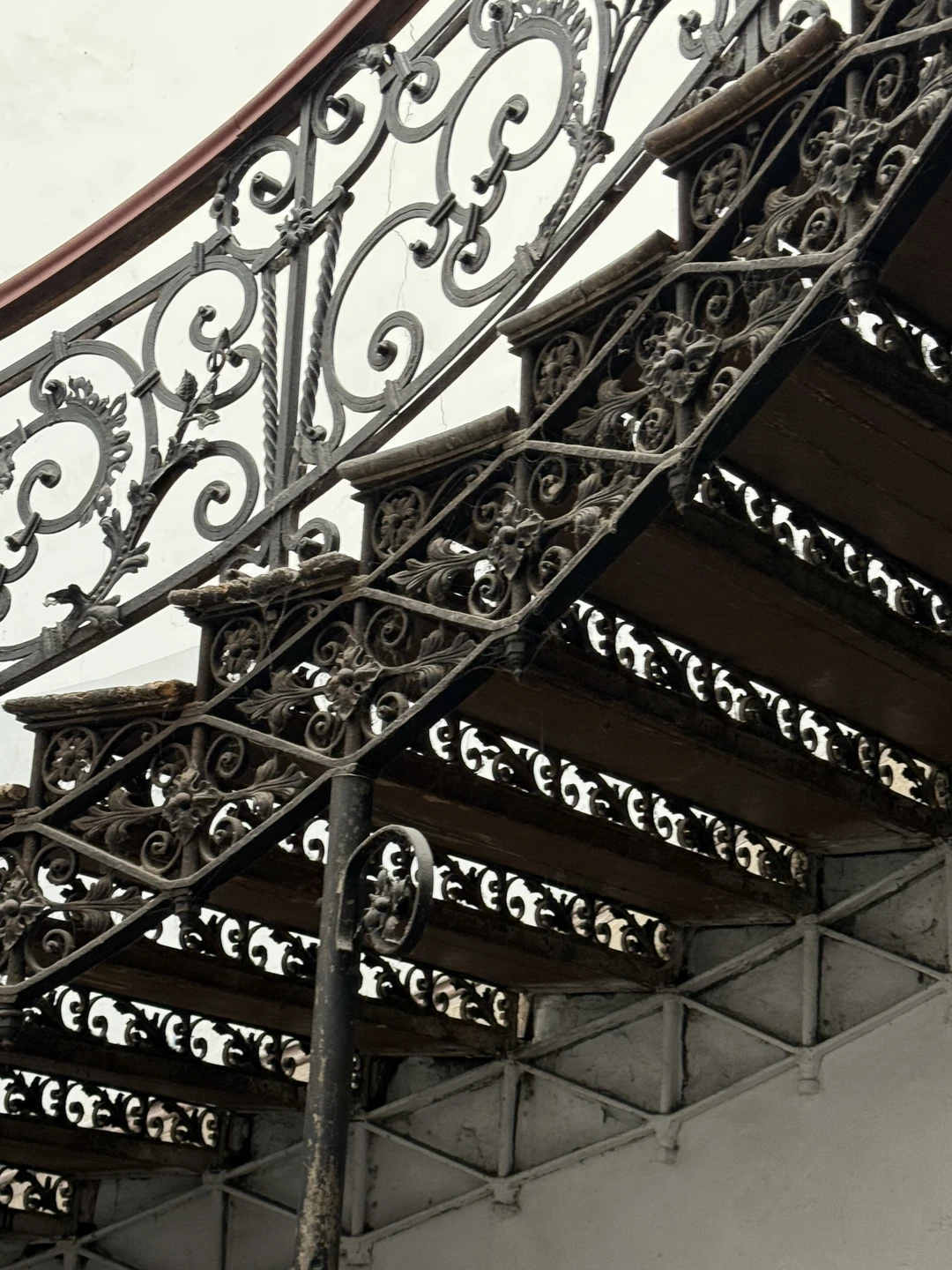 Все на уровне! Спасибо! Очень довольны! Гид профессионально рассказывала и показывала уникальные места в Тбилиси! Всем