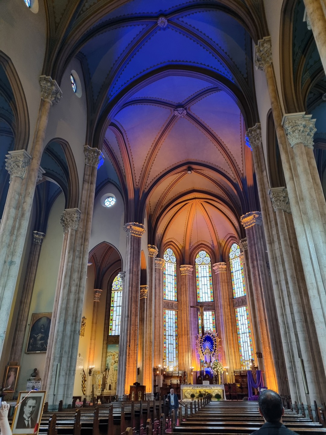 Экскурсия прошла приятно, у нас получился свой собственный маршрут, удобный для всех, в метро мы были