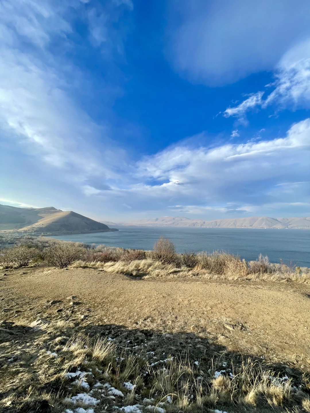 Конец декабря 2025 подарил ещё одну замечательную экскурсию — поездку в Гарни, Гегард и к озеру