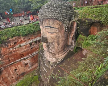 Статуя Будды и Хуанлунси