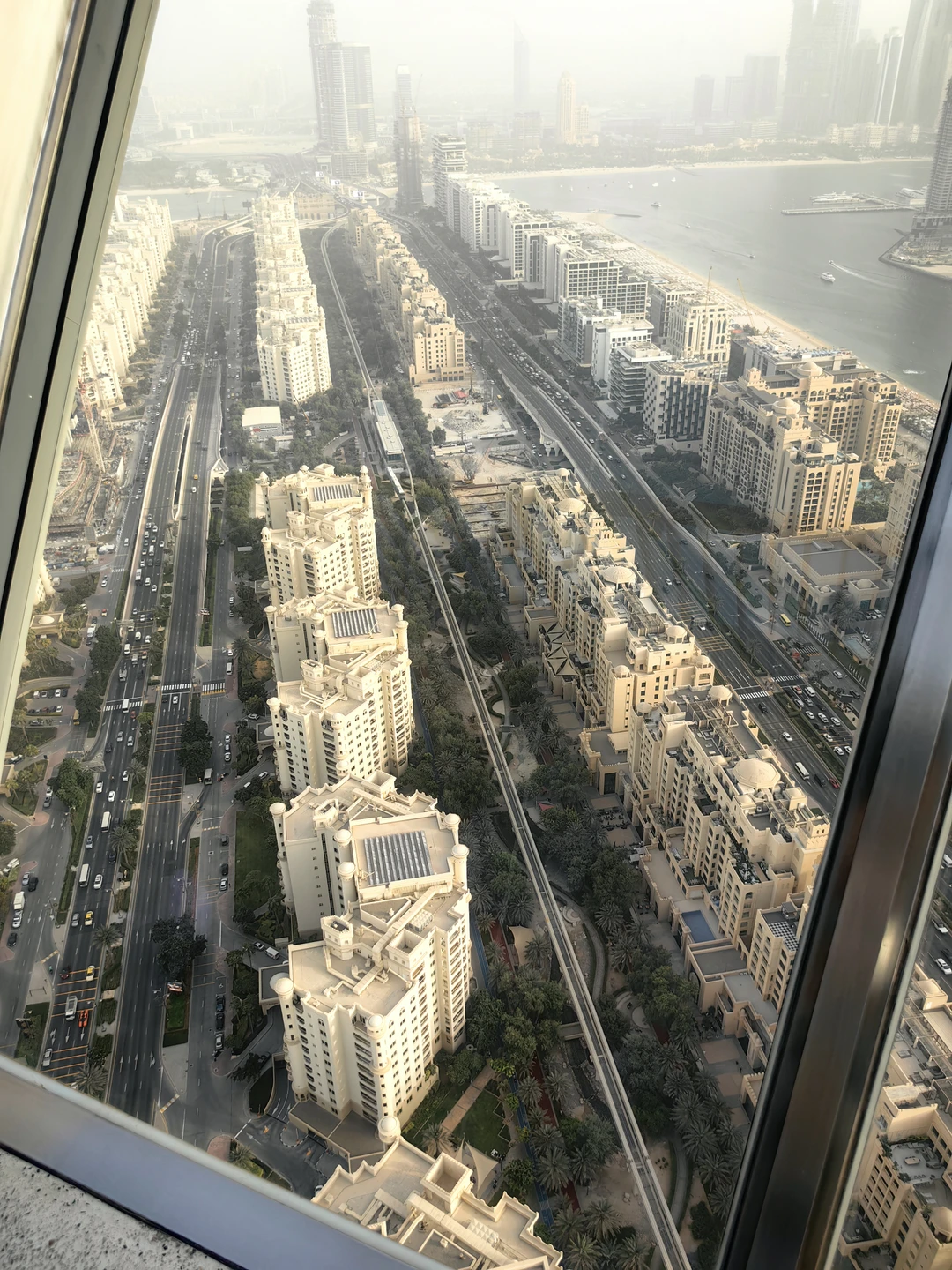 Были сегодня на экскурсии, Мохаммад провел с нами незабываемый день в Дубае, очень внимательный, очень интересно