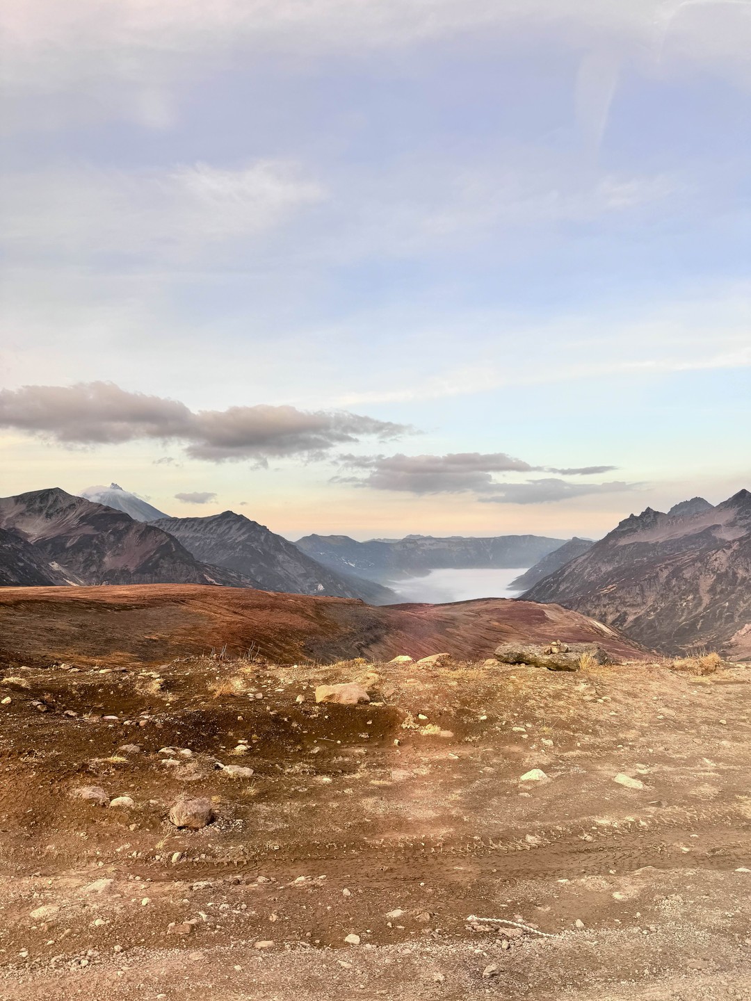 Были в самом конце сентября, очень классная экскурсия, к посещению обязательно! Вилючинский перевал это что-то необыкновенное,