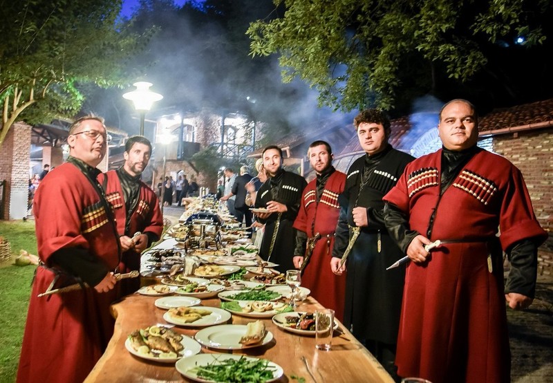 В лучших традициях гостеприимства: большой тур по Закавказью с вкусными нотками