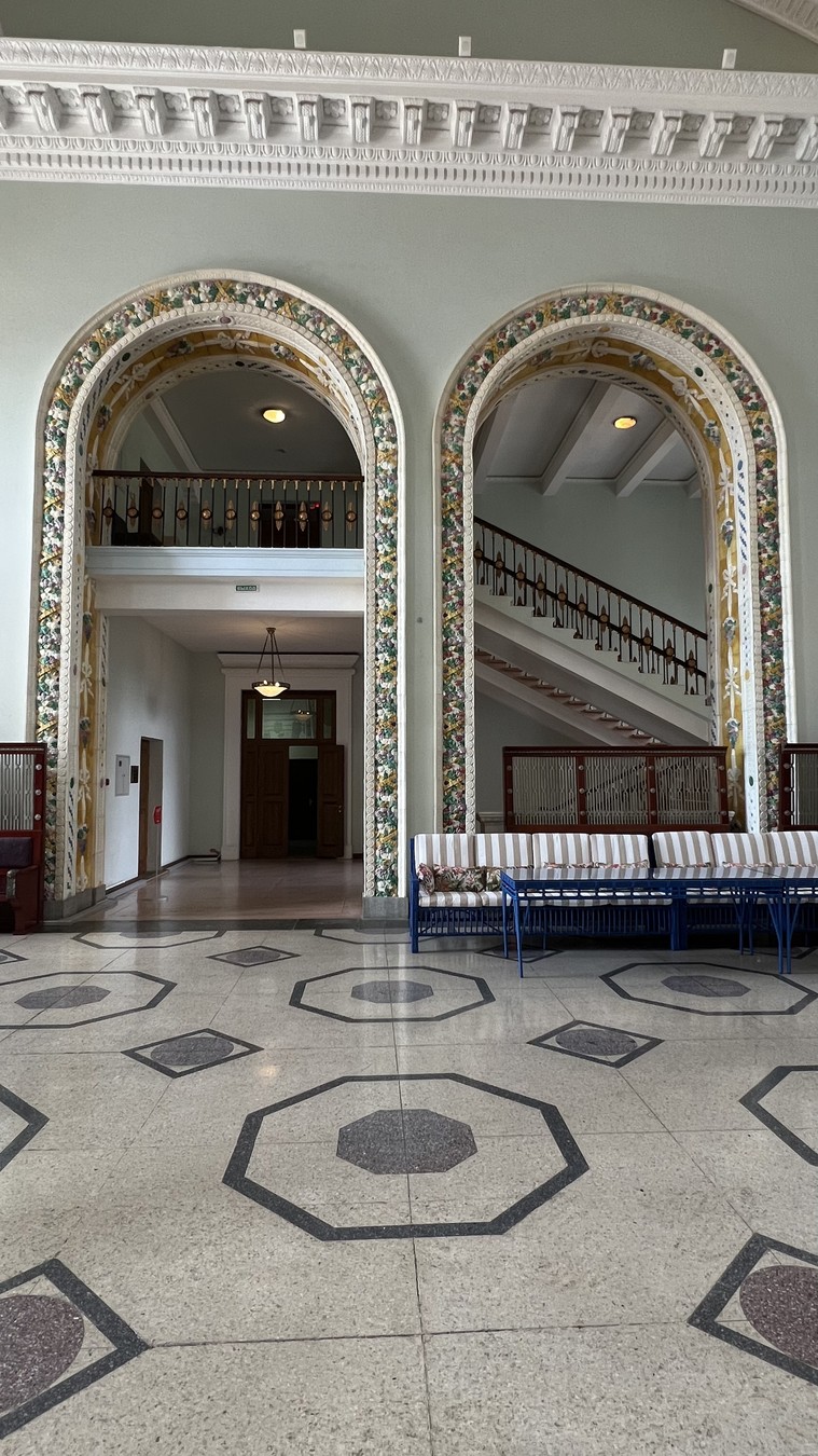 Прогулка по центру города с гидом-историком (2/7)