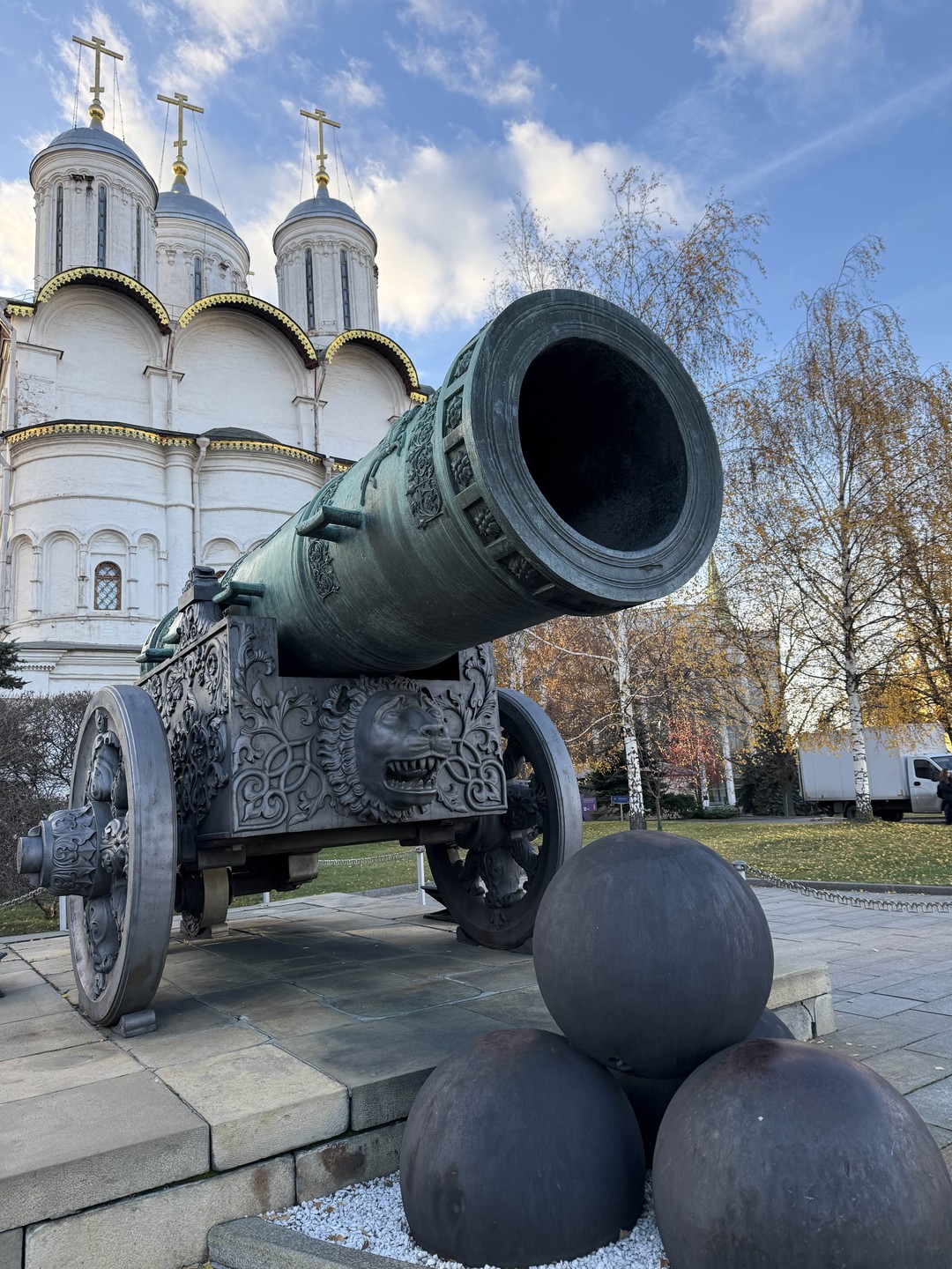 Артем - отличный рассказчик и патриот своей страны. Интересный взгляд и интерпретация истории России, продуманный и