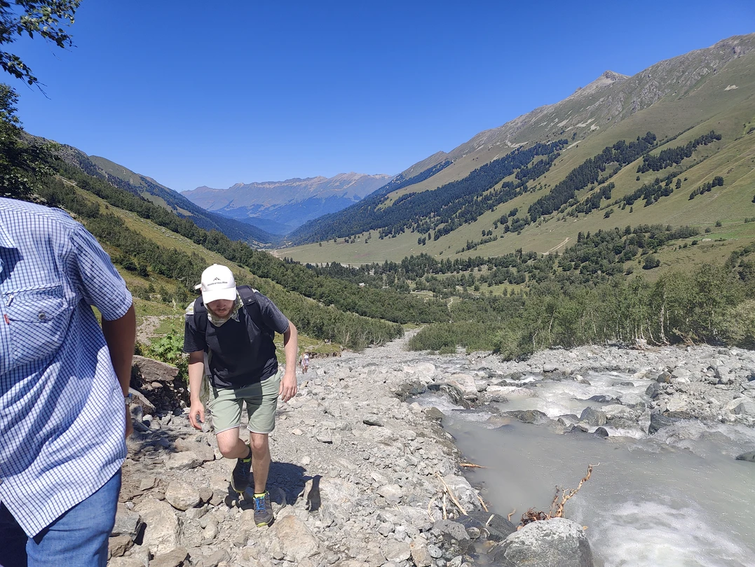 Были с мужем 13 августа на Софийских водопадах, мечта исполнилась!) Владимир очень приятный человек и замечательный