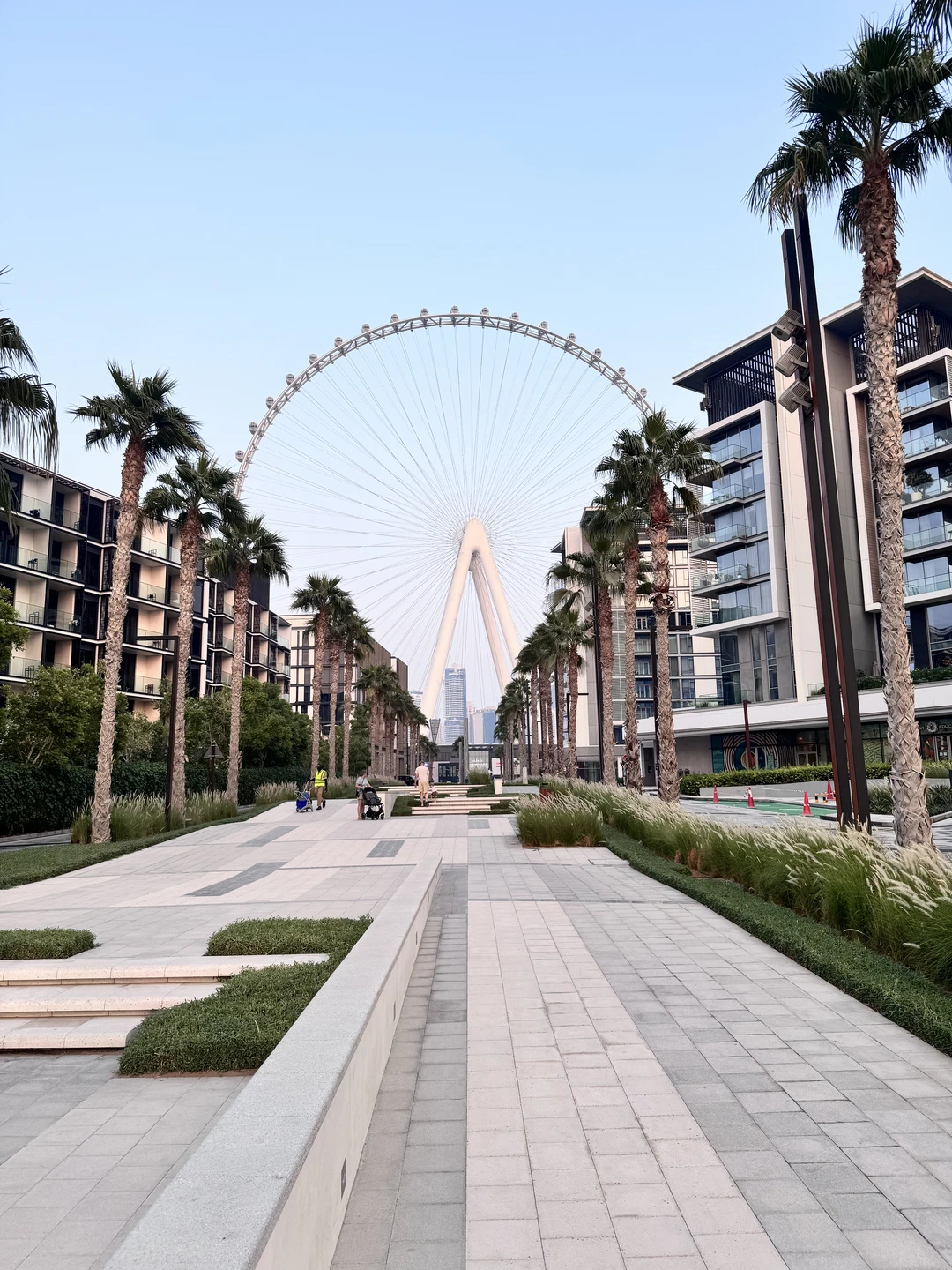 Это была наша первая поездка в Дубай. Огромная благодарность нашему гиду Азизу. Передвигались на комфортном автомобиле