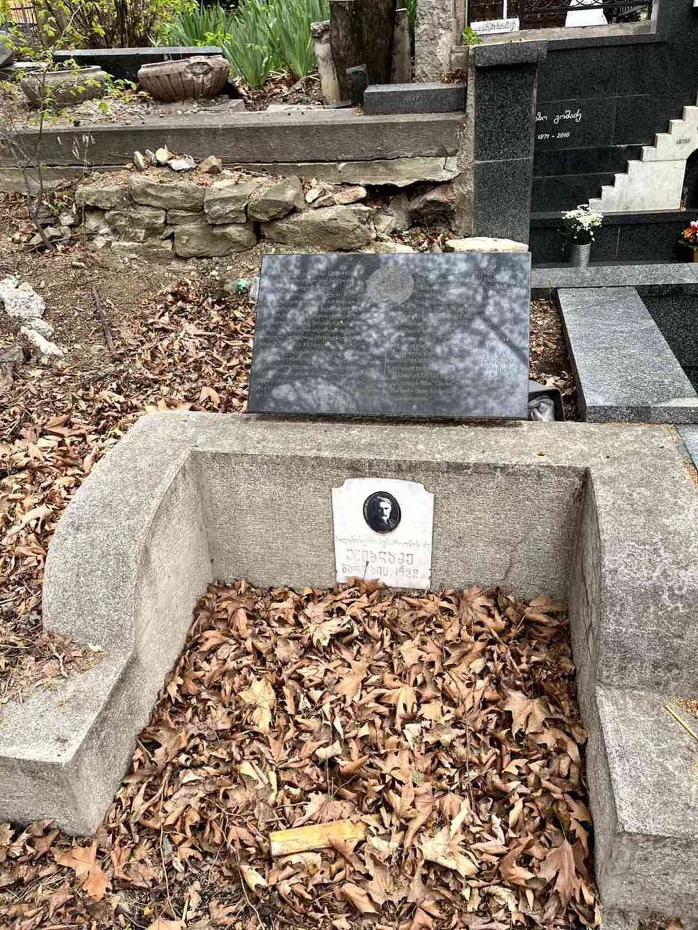 По Верийскому мемориалу в Тбилиси — с историком (20/22)