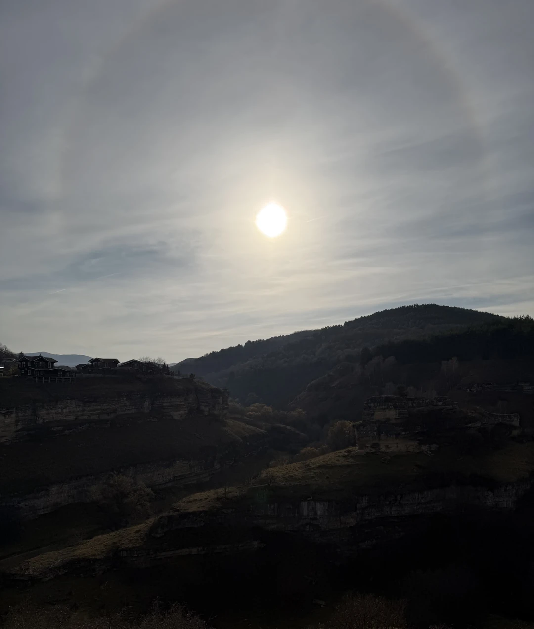 Относительно непродолжительный маршрут, но при этом неизбитый, с отличными видами. В Кисловодске не первый раз, но