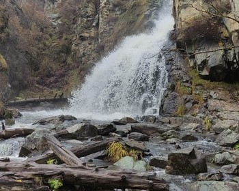 Камышлинский водопад (или Голубые озёра) и «деревня мастеров» Аскат