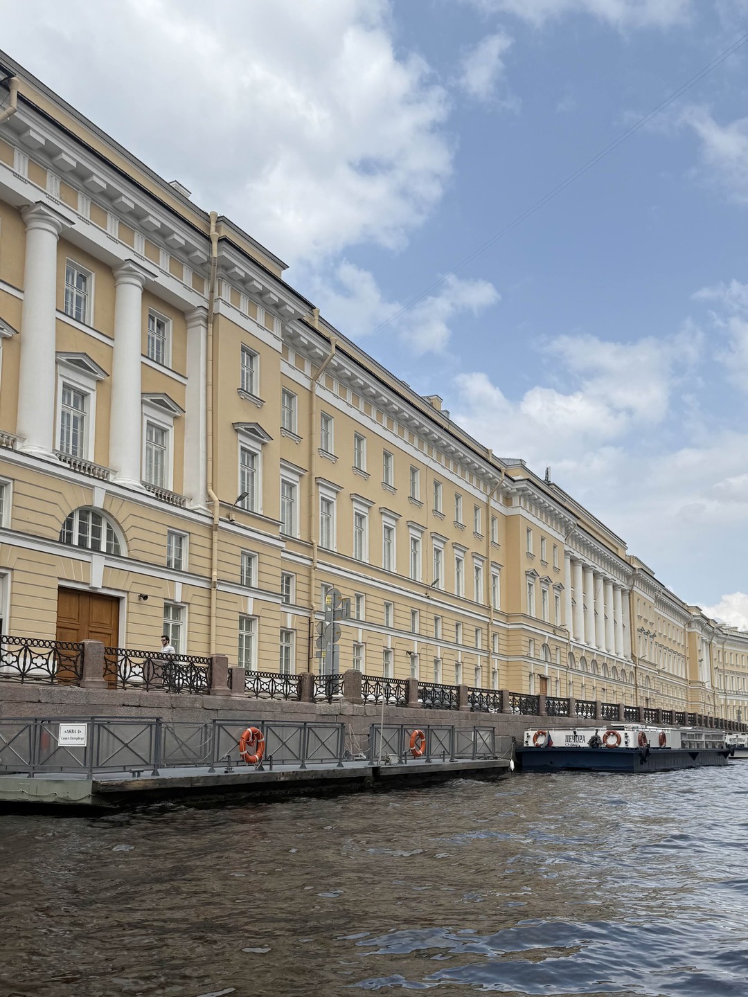 На красивом катере по Петербургу: индивидуальная прогулка (Ростислав)