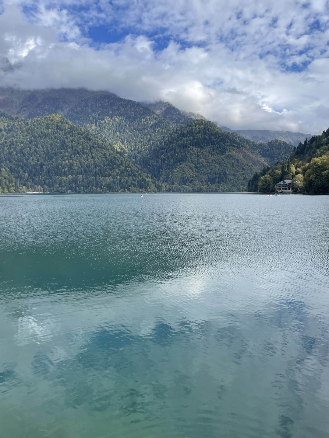 Тур на озеро Рица - к символу Абхазии (Гиляна)