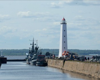 Автобусная экскурсия по Петербургу, поездка в Кронштадт с посещением Музея-макета фортов