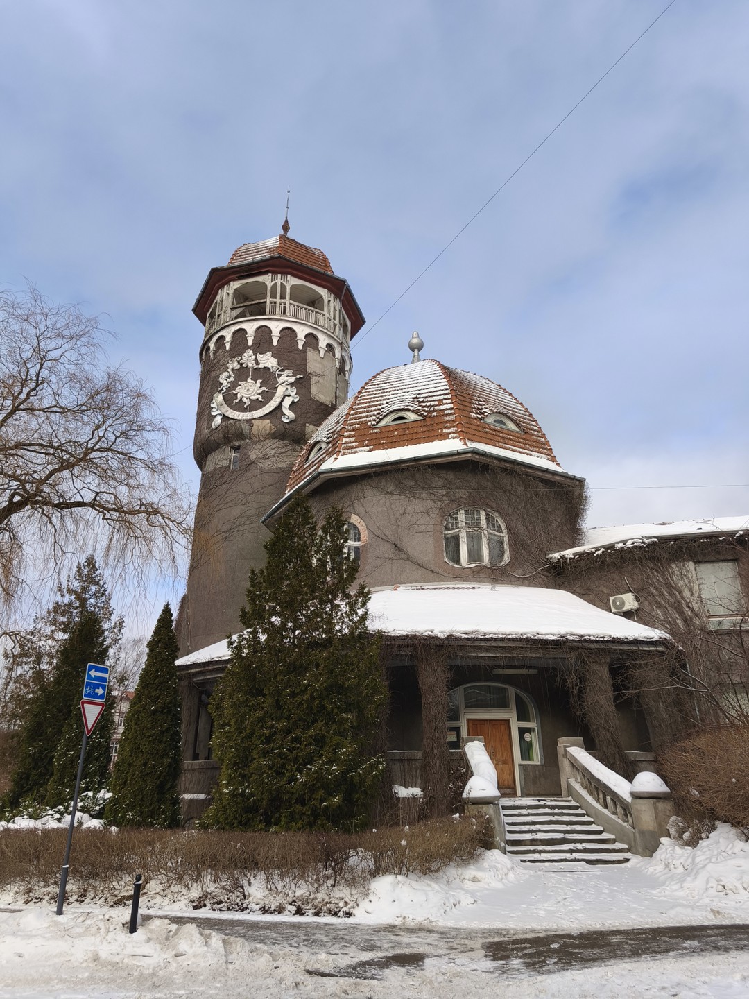 Чудесная, неспешная прогулка по Светлогорску с Кирой. Хорошая подача материала, знание истории и архитектуры, прекрасный диалог