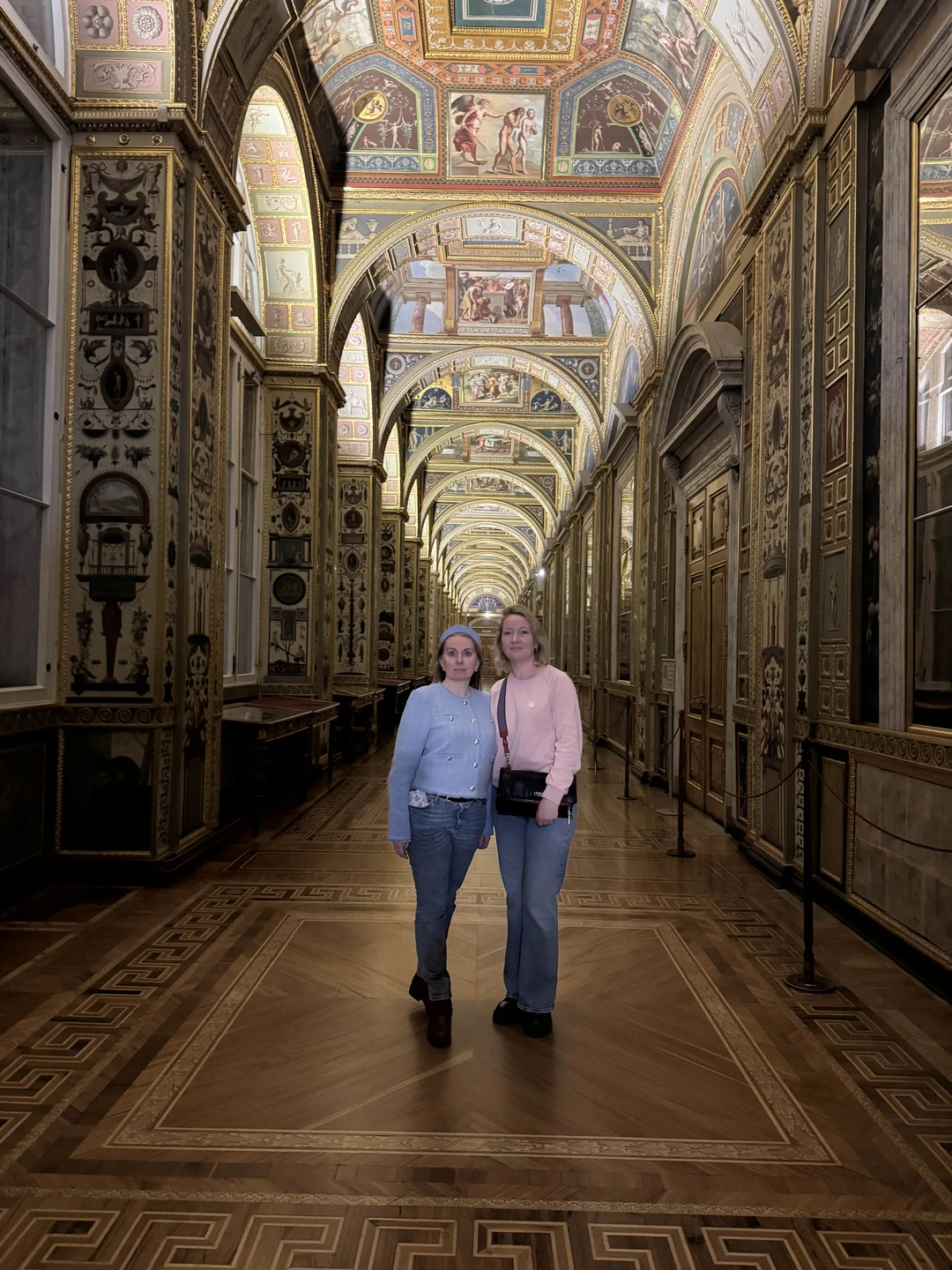 Экскурсия потрясающая! Очень интересно, живо и познавательно! Время пролетело незаметно. Мы в восторге! Кристина увлеченный своим