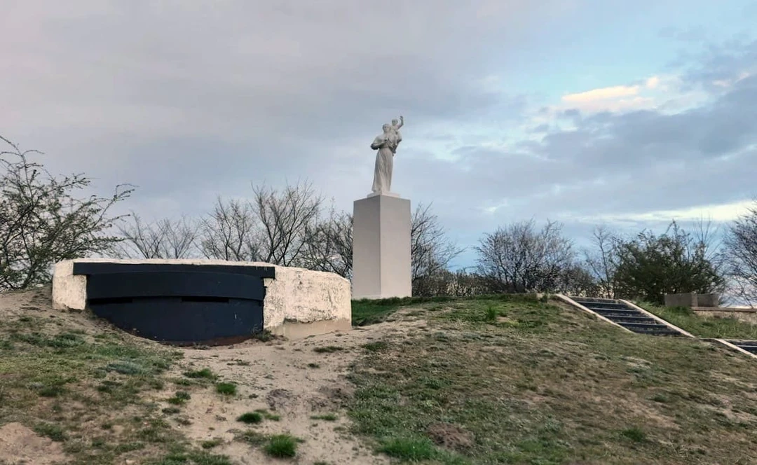 Скульптура «Жена моряка»