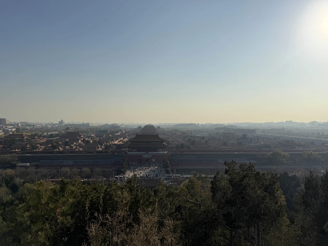 Отлично провел время и узнал много об истории Китая и Пекина. Наш диалог был очень живым