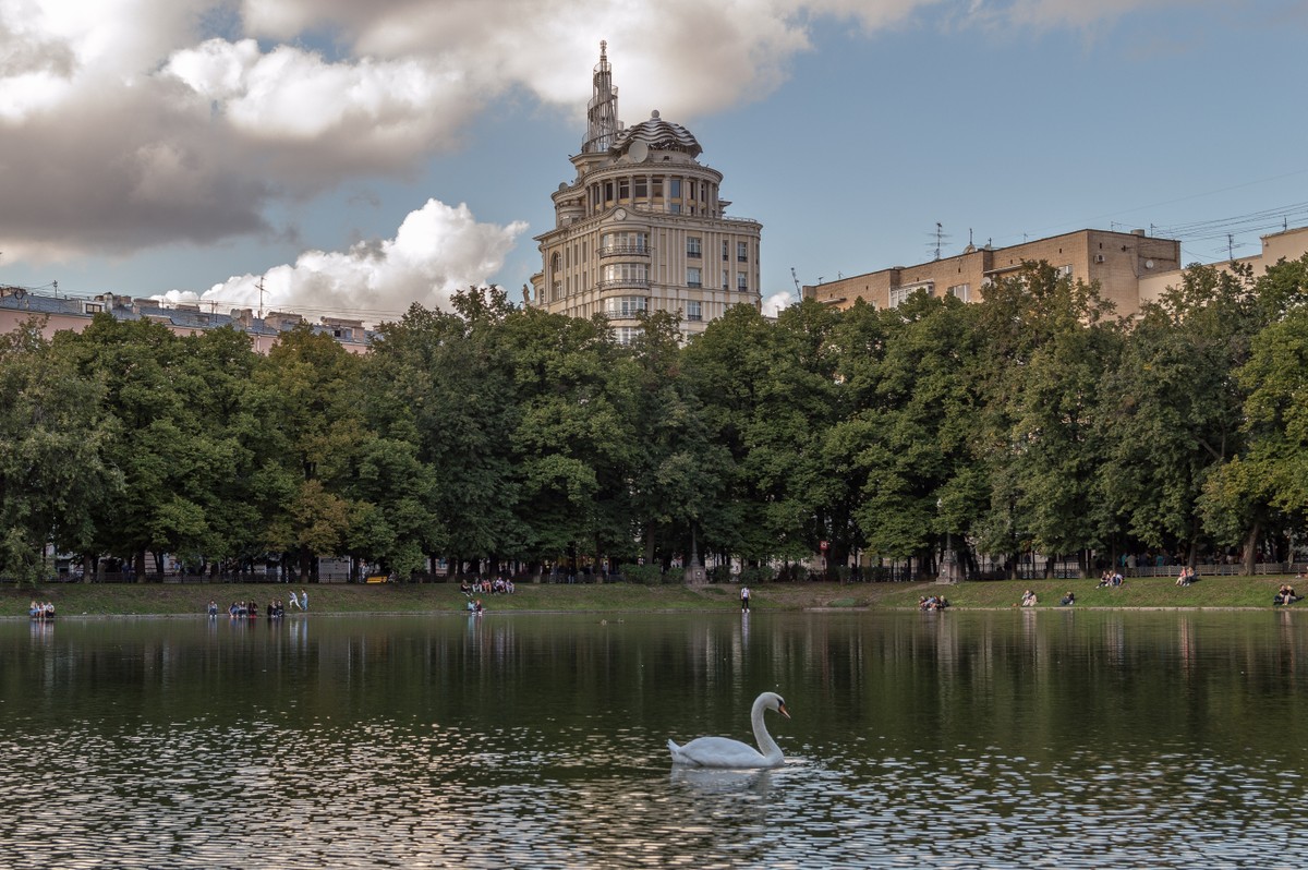 Фото 1 - Экскурсия: "Булгаковский мир Патриарших"
