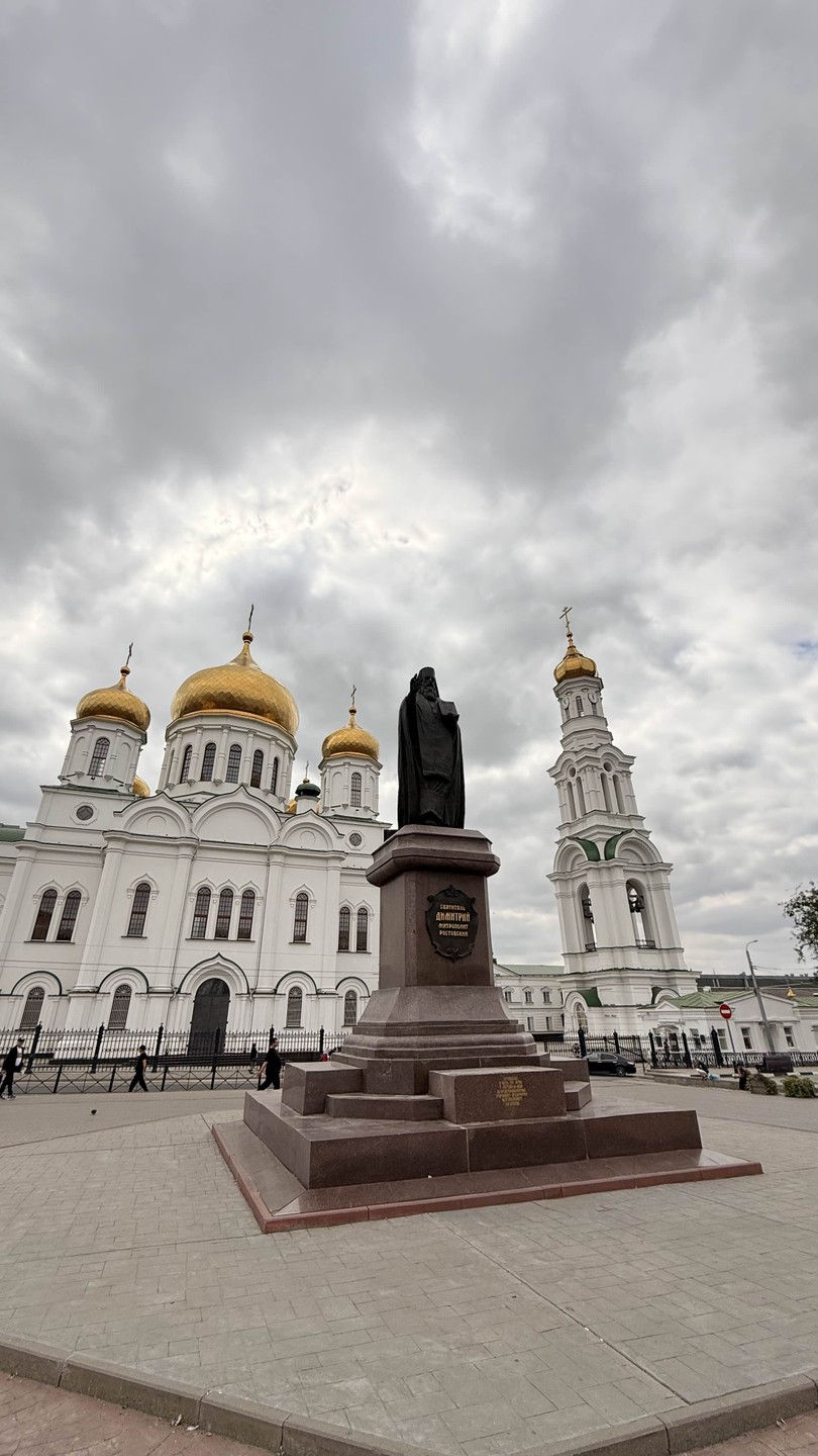 Василий очень глубоко разбирается в предмете. Погружает в историю города. Для меня только несколько длинновато, 3 часа